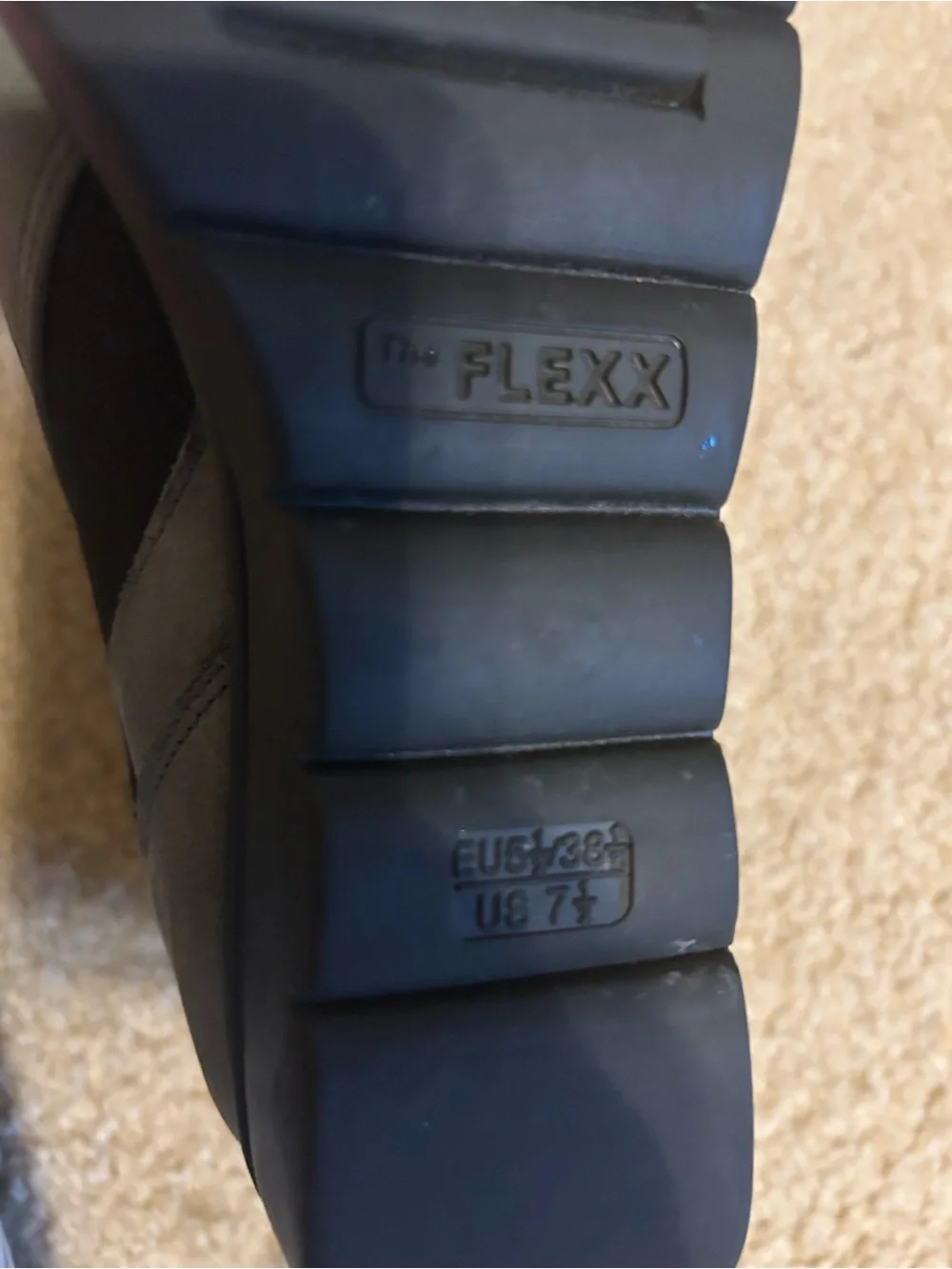 New THE FLEXX women’s Grey Chukka Boots with Black Elastic Panels 7.5